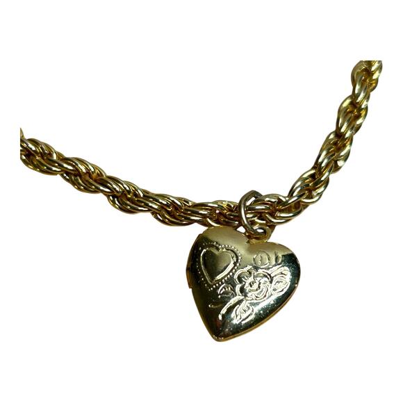 Vintage Gold Tone Sweetheart Locket Floral Design Charm Rope Chain Bracelet - Picture 2 of 4